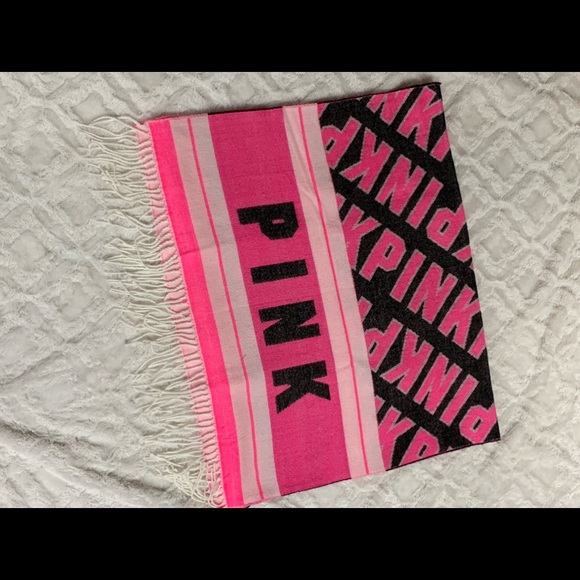 VS pink over size scarf - Picture 2 of 2